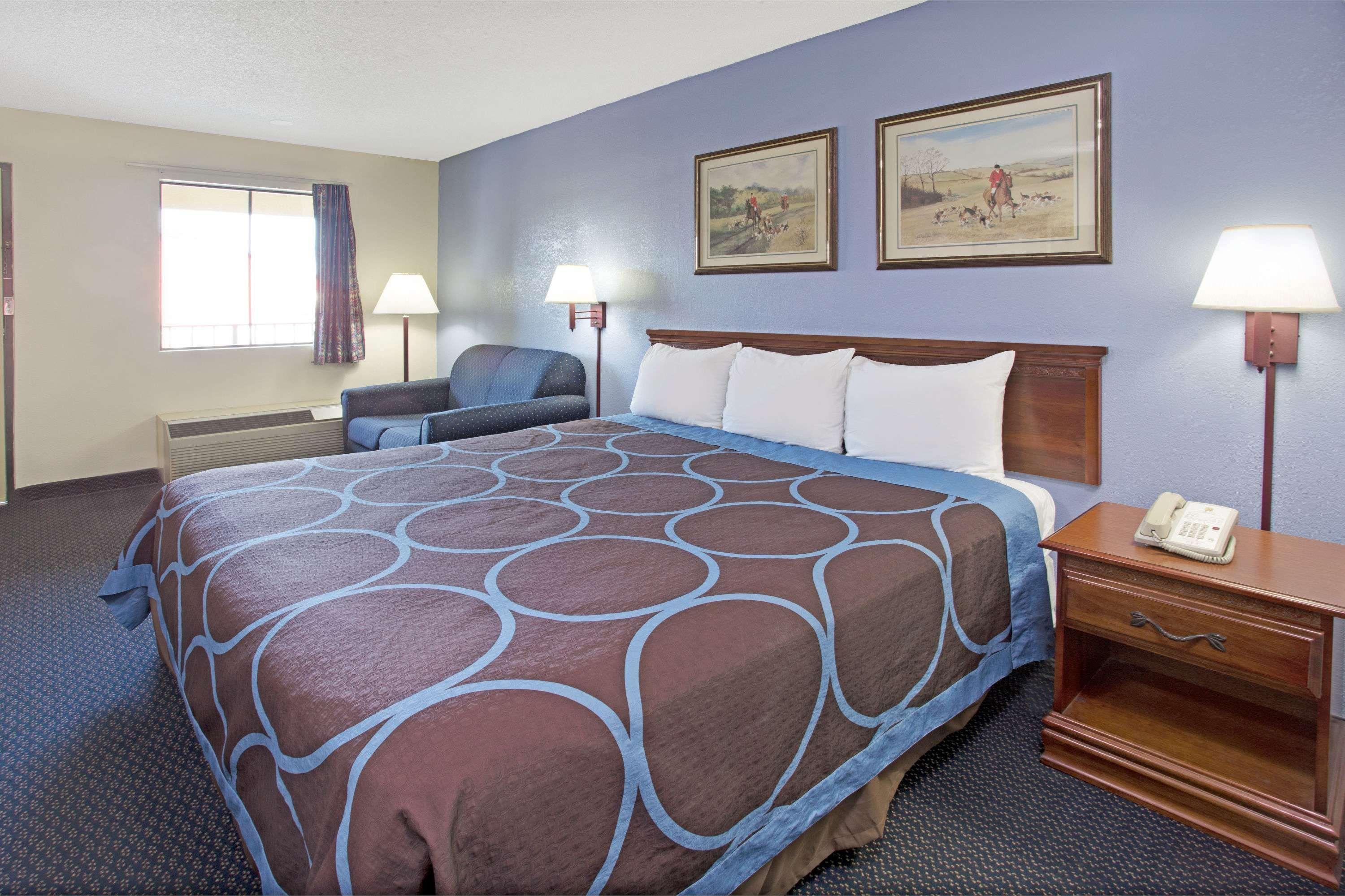 Super 8 By Wyndham Suwanee Hotel Eksteriør billede