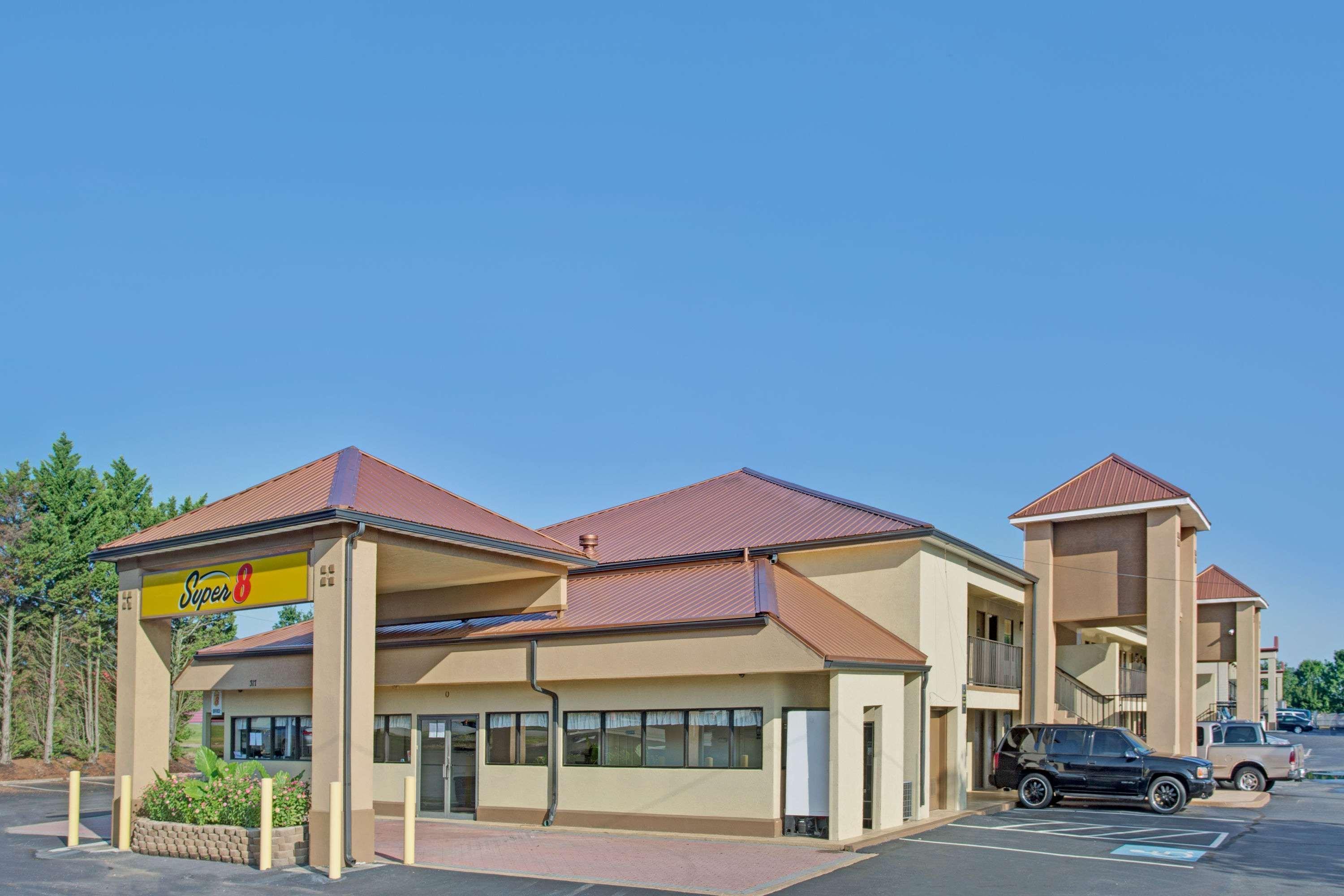 Super 8 By Wyndham Suwanee Hotel Eksteriør billede